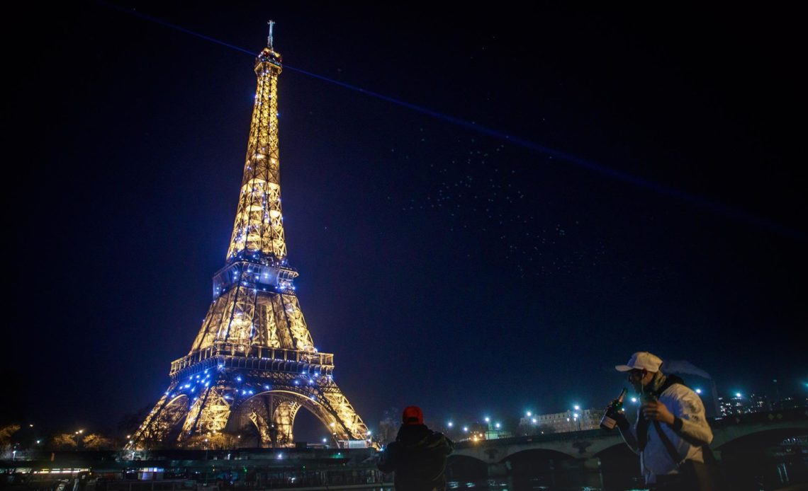 Francia prohíbe concentraciones en Nochevieja y acelera las dosis de recuerdo