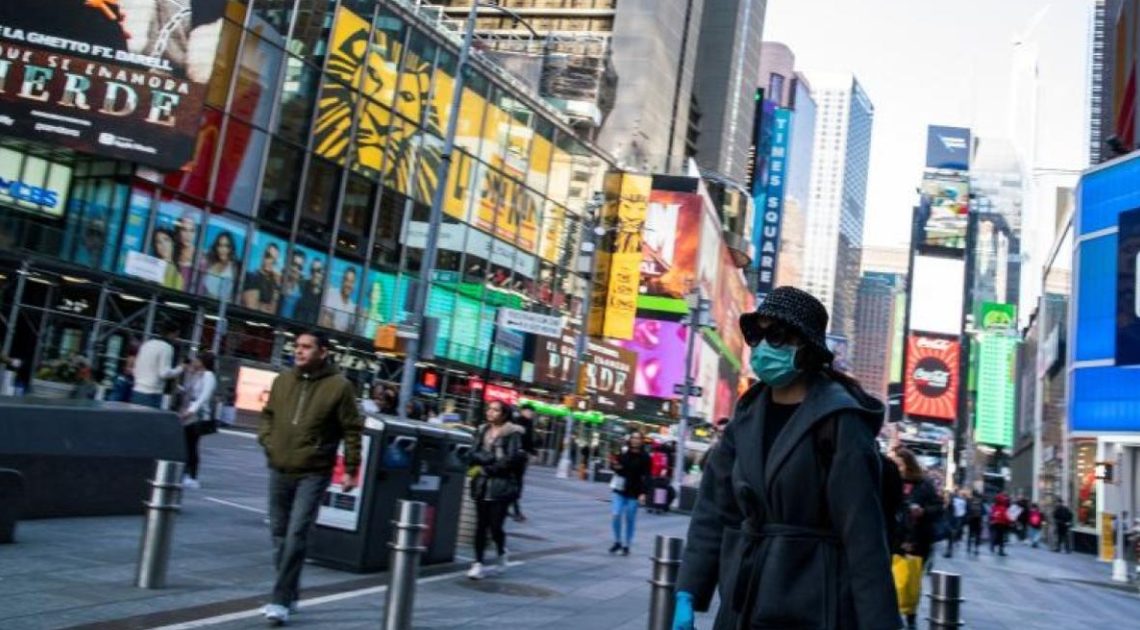 Con la expansión de ómicron, Nueva York teme revivir la pesadilla de 2020