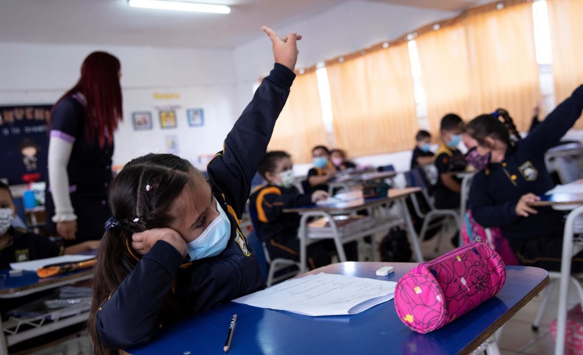 América Latina está lejos de sus metas educativas para 2030, según la Unesco