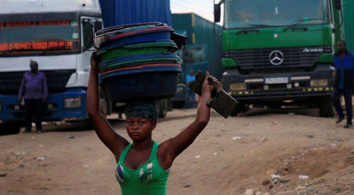 Ciudad del norte de Uganda prohíbe a las mujeres viajar en la cabina de los camiones
