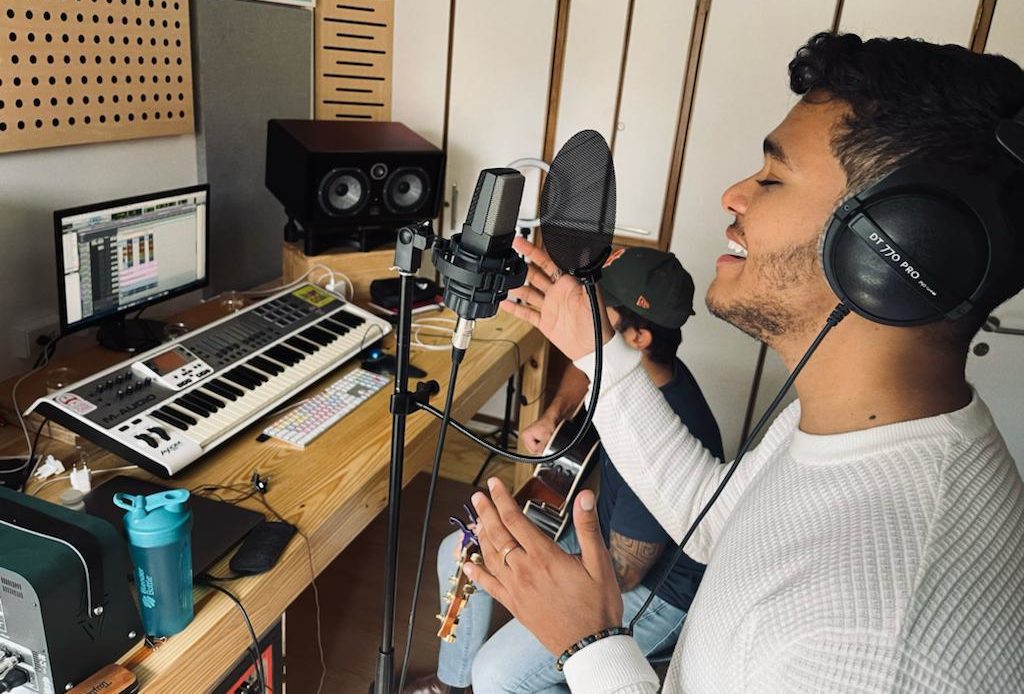 Primer Ganador de The Voice Dominicana “Yohan Amparo” graba con Universal Music Colombia