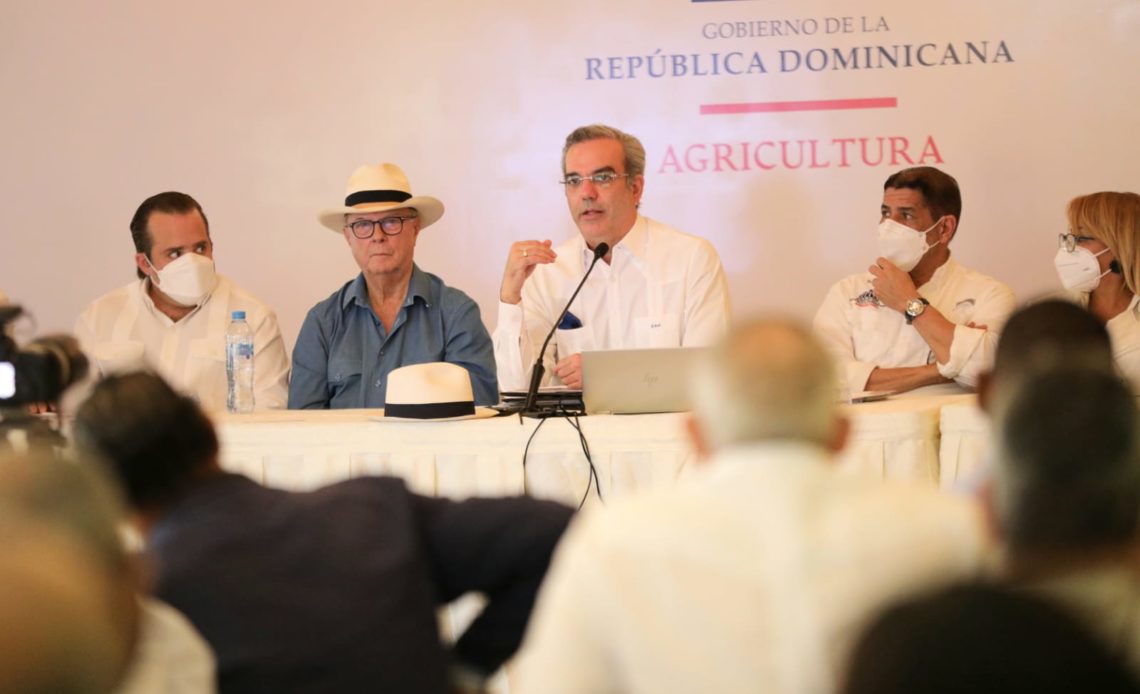 Presidente Abinader entrega RD$2 mil millones para Plan de Desarrollo Económico de San Juan 