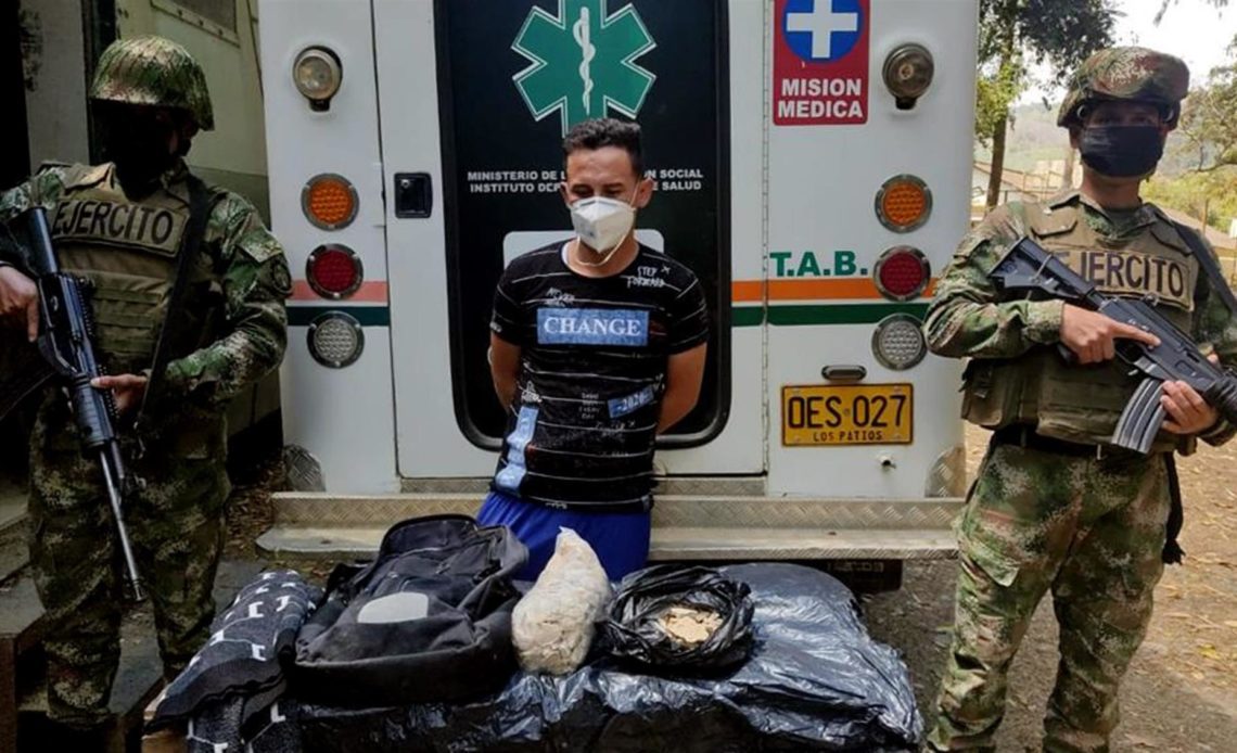 Incautan una narcoambulancia en Colombia que transportaba cocaína