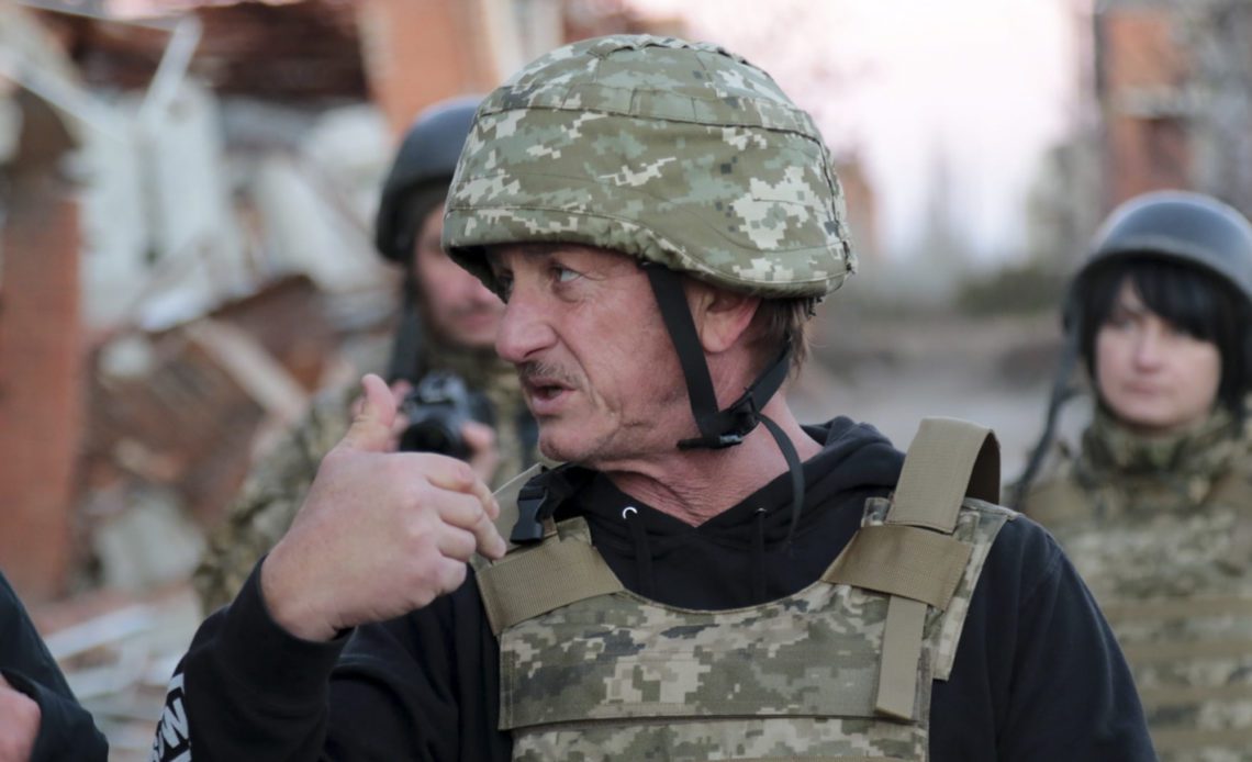 Sean Penn está en Ucrania filmando un documental sobre la invasión rusa
