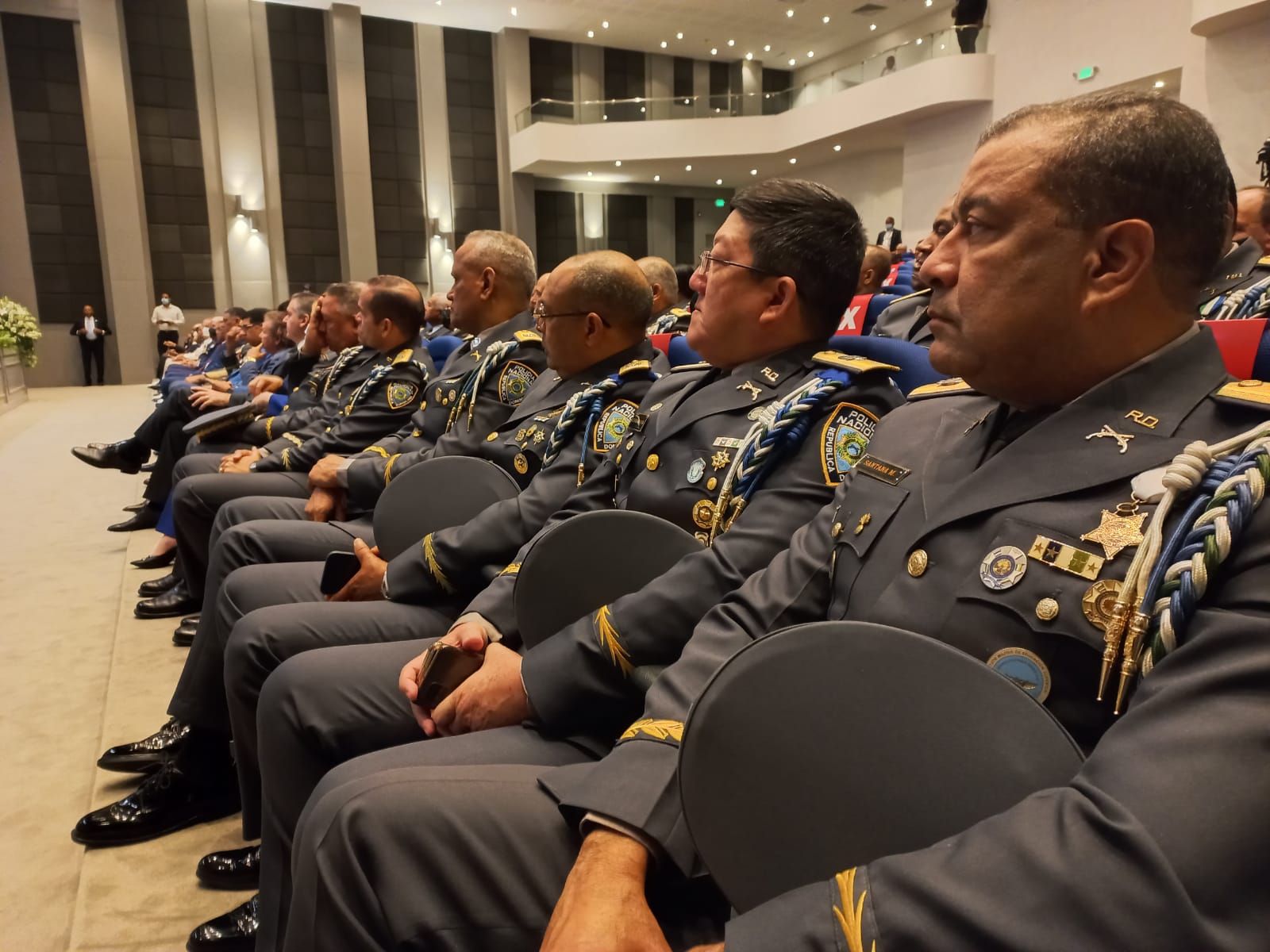 Altos oficiales participan en las actividades por el aniversario 86 de la Policía Nacional.