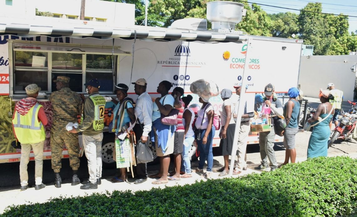 Comedores Económicos extiende distribución de alimentos los siete días de la semana en el Gran Santo Domingo