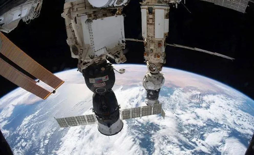 Cómo es la convivencia en la Estación Espacial de dos rusos, cuatro estadounidenses y un europeo