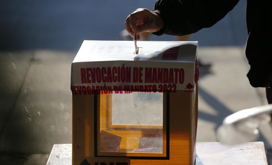Cierran urnas de la consulta revocatoria del mandato de López Obrador