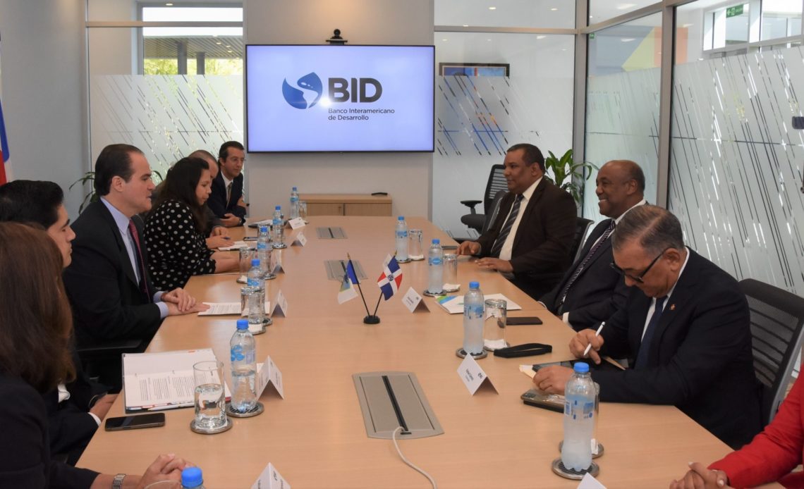 El BID reitera apoyo a RD para generación y transmisión de energía