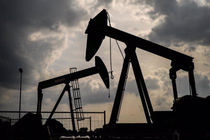 El petróleo no se debilita pese a la liberación de reservas