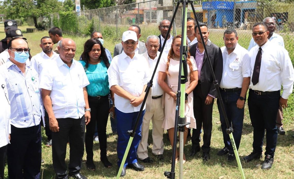 Gobierno inicia proceso de titulación de terrenos en 17 sectores del municipio Consuelo en San Pedro de Macorís