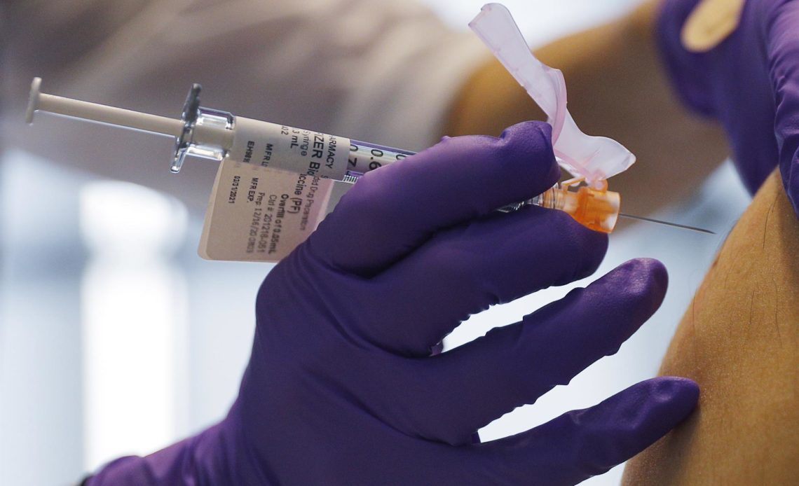 Una corte de apelaciones de EE.UU. desbloquea la imposición federal de la vacuna
