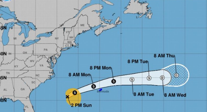 Alex se fortalece, la tormenta tropical va camino a Bermudas