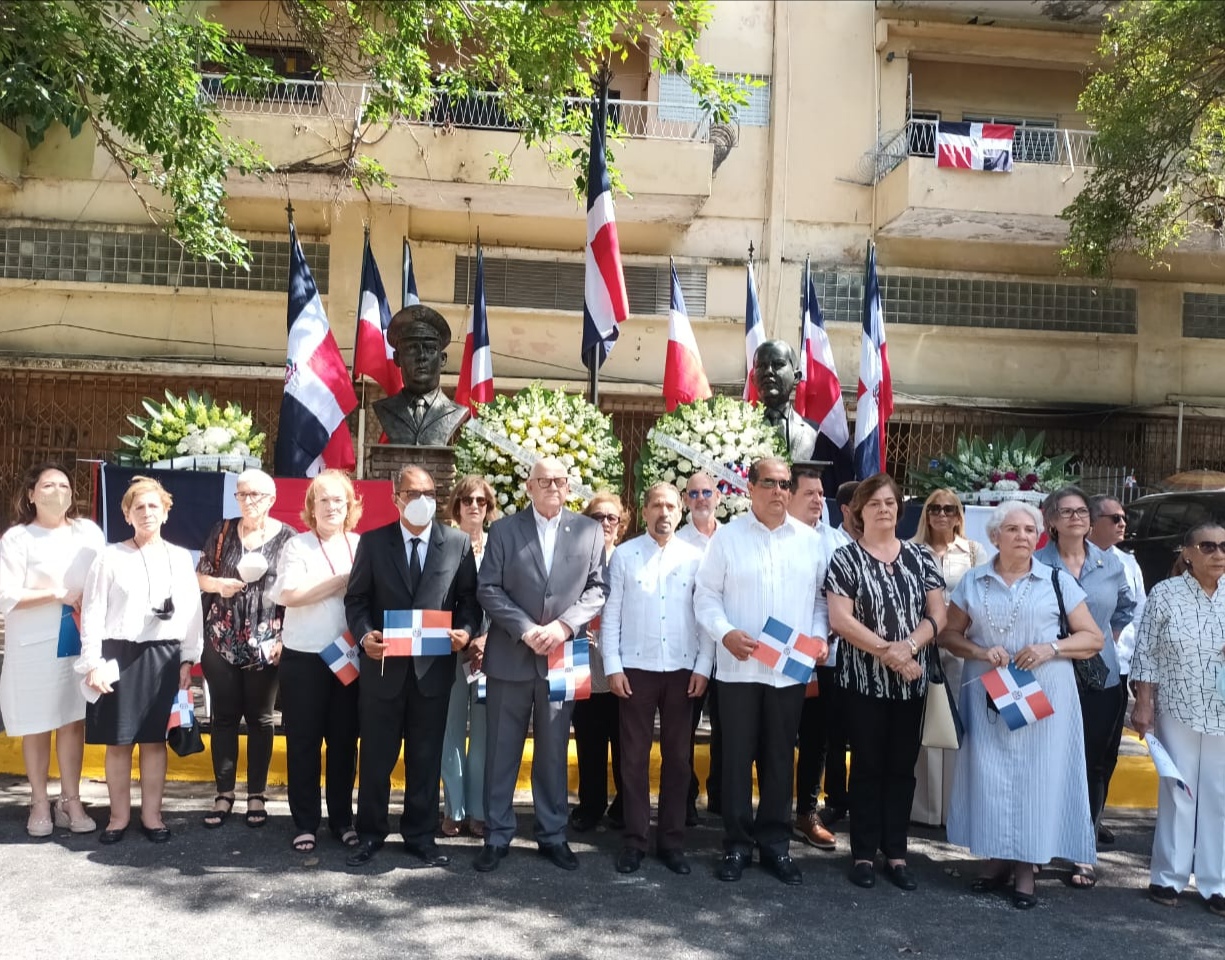 Efemérides Patrias Rinde Honor A Héroes Antonio De La Maza Y Juan Tomás ...