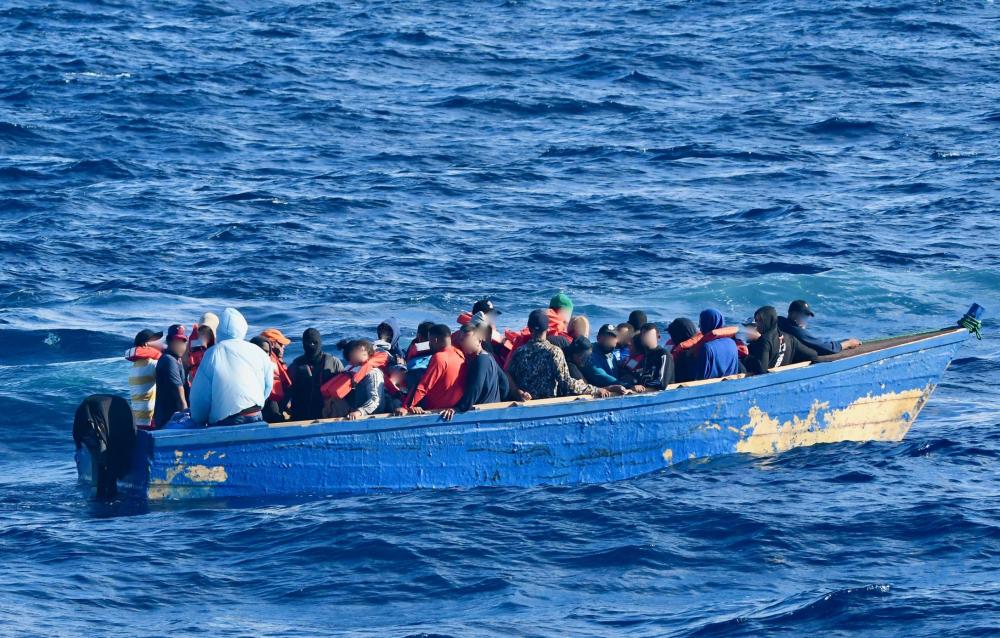Interceptan bote con 54 migrantes dominicanos y 4 haitianos en PR