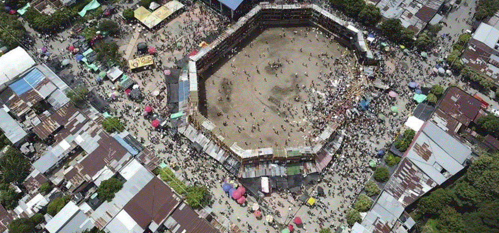 Un bebé se encuentra entre fallecidos en derrumbe dejó más de 320 heridos en plaza de toros en Colombia