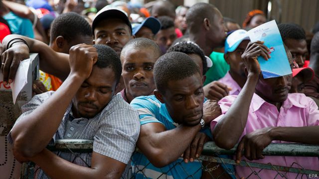 Afirman que el país se ve "amenazado" por la presencia de miles de haitianos