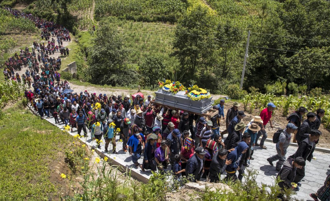 Entierran en Guatemala a un migrante de trece años fallecido en la tragedia de Texas