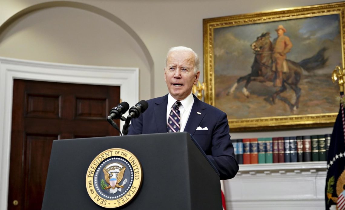 Biden dice sentirse conmocionado ante otro tiroteo "sin sentido" en EE.UU.