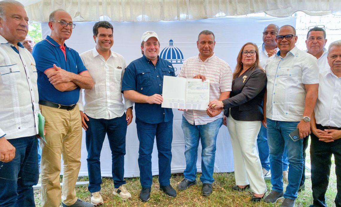 Gobierno aporta 20 millones para construcción del Club Matías Ramón Mella en Licey Al Medio