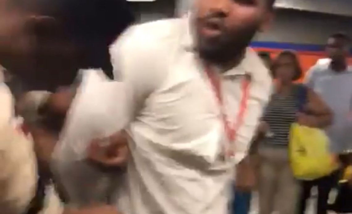 Seguridad del Metro de Santo Domingo esposa y saca de las instalaciones a joven tras incidente