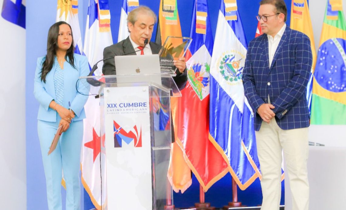 Resaltan impacto de XlX Cumbre Latinoamericana para la formación de líderes políticos