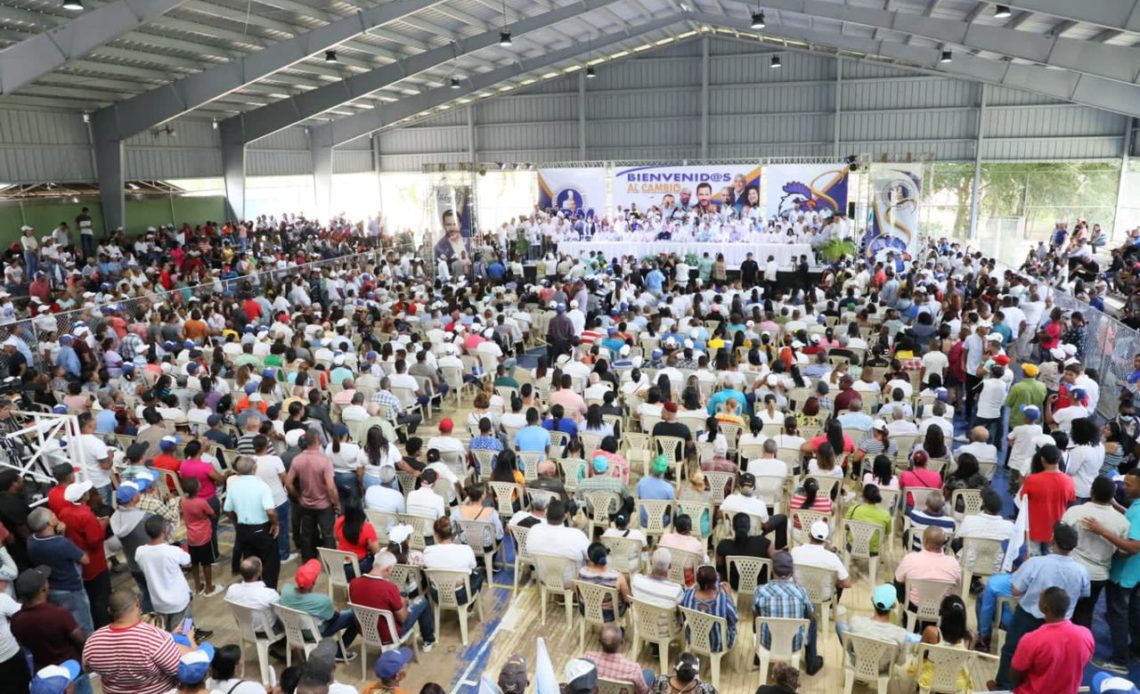 Cientos de dirigentes abandonaron el PRD y PLD para decir “presente en el PRM”