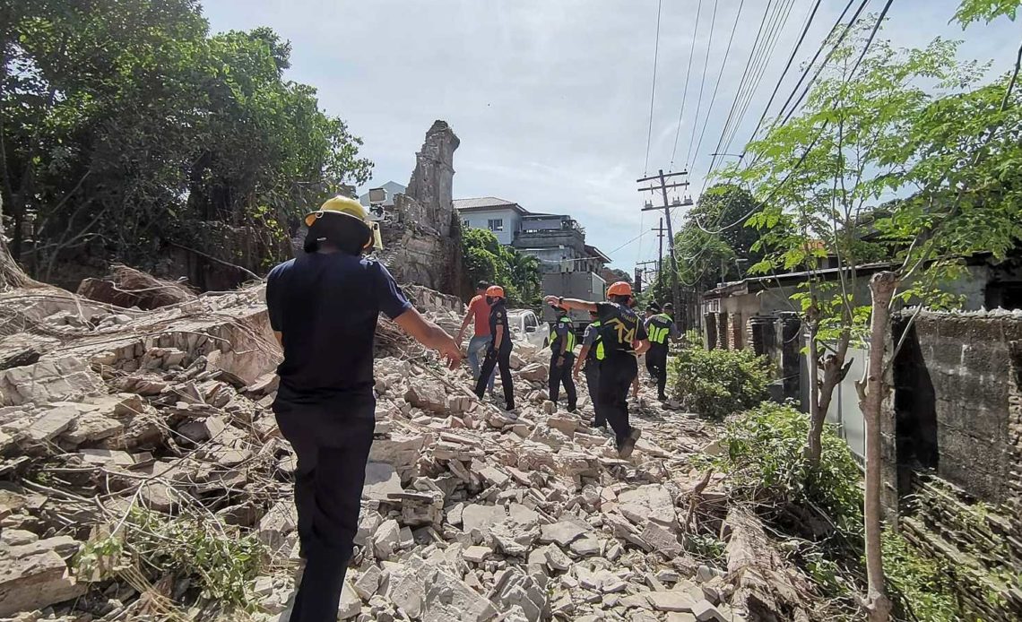 Suben a 10 los muertos tras terremoto en Filipinas