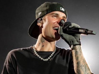 Justin Bieber vuelve a los escenarios tras pausa por parálisis facial