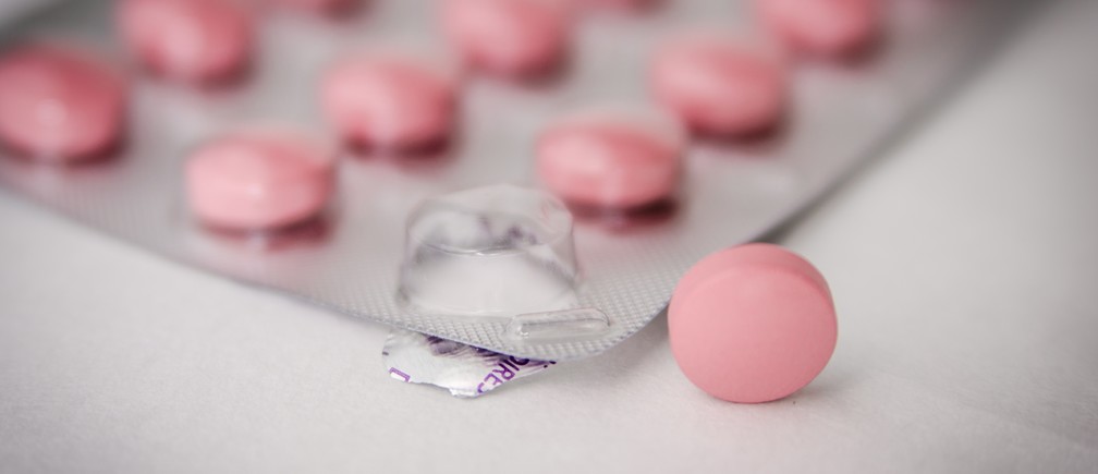 China aprueba uso de medicamento contra el VIH para tratamientos de covid