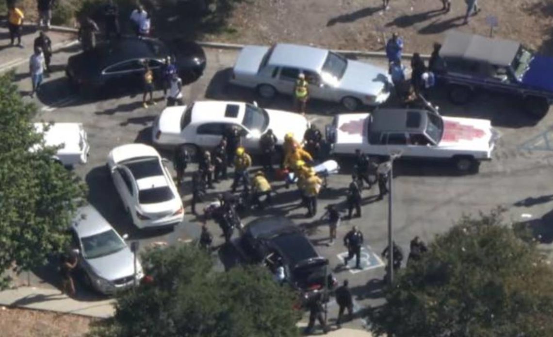 Al menos dos muertos en tiroteo durante exhibición de coches en Los Ángeles