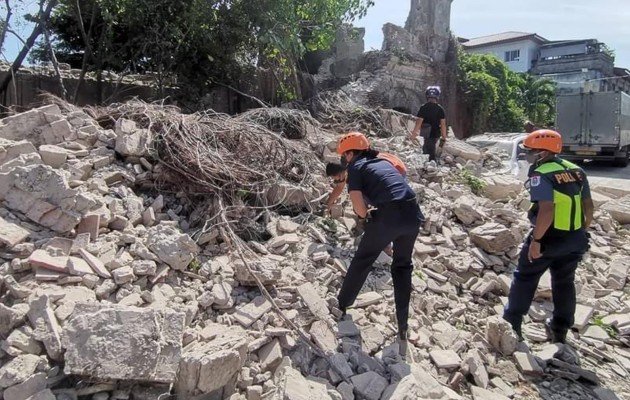 Aumentan a cuatro los muertos tras terremoto en el norte de Filipinas
