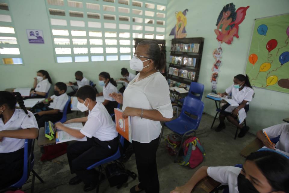 Docentes de Panamá regresan a escuelas tras casi un mes de huelga