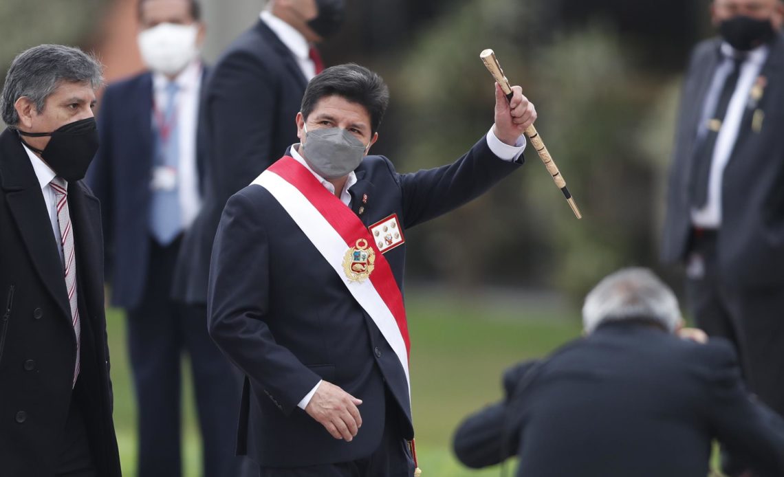 Presidente de Perú debe presentarse a declarar este lunes ante la Fiscalía