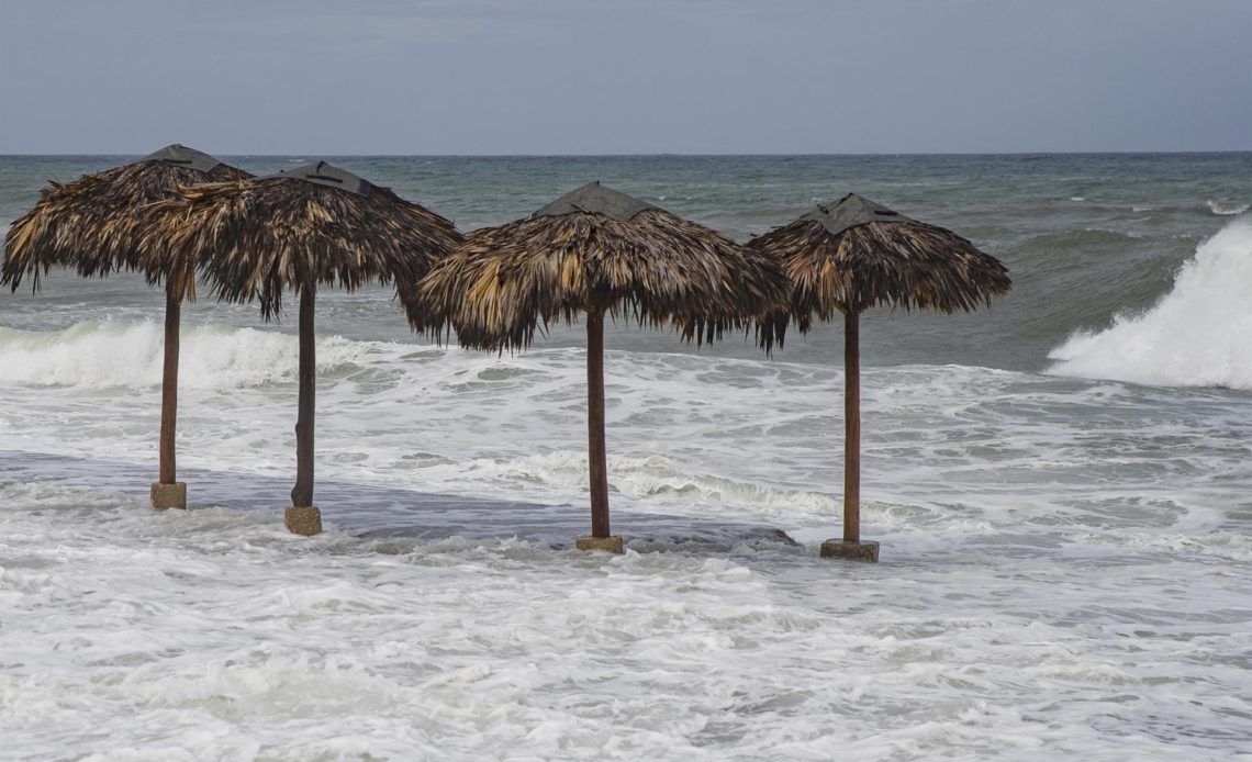Dos muertos, enormes daños y apagón generalizado en Cuba tras el huracán Ian