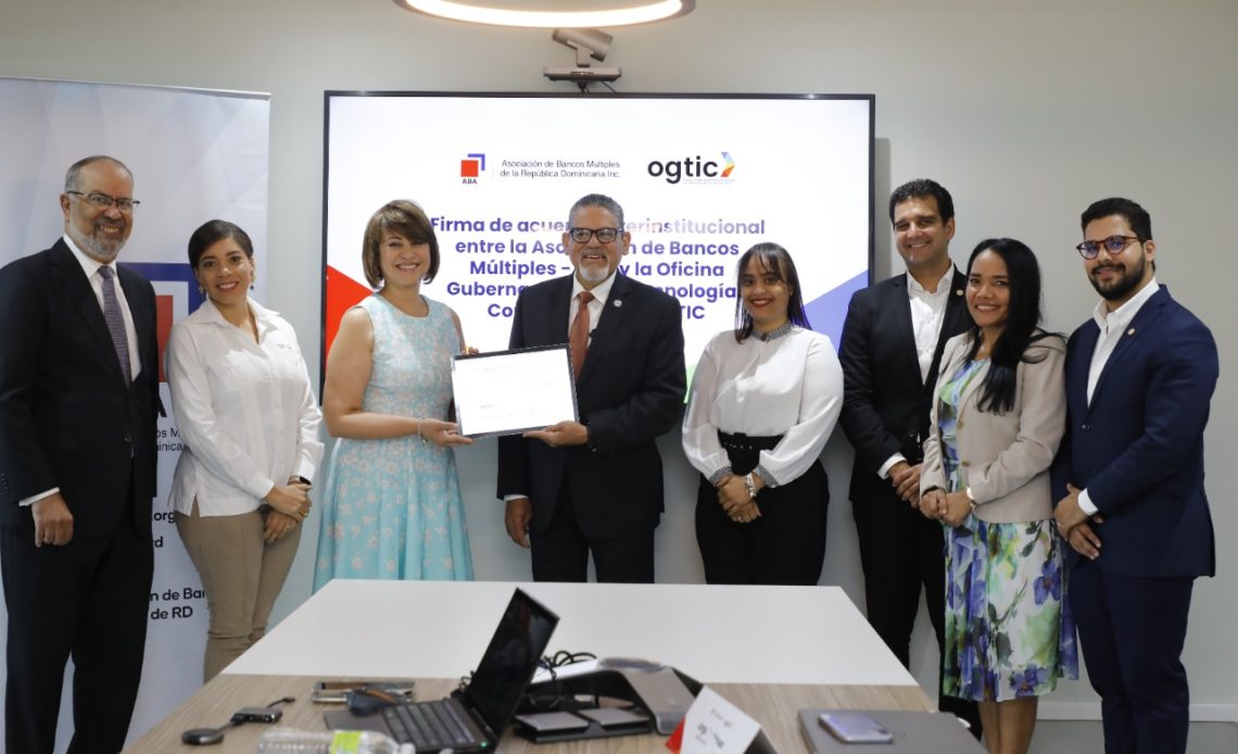 ABA y OGTIC firman acuerdo de cooperación para fomentar economía digital en la banca dominicana