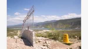 Ministerio de Defensa dice avanzan trabajos de construcción de muro fronterizo