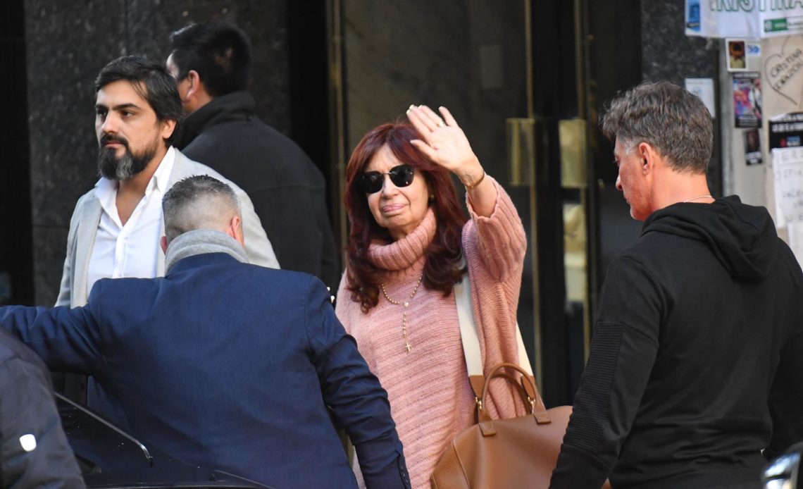 Cristina Fernández declaró a la Justicia no darse cuenta del ataque en su contra