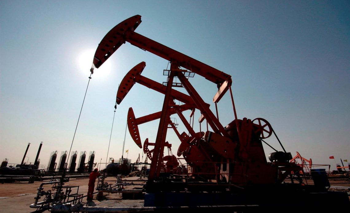 Petróleo de Texas baja un 1,1 % y cierra en 81,23 dólares el barril