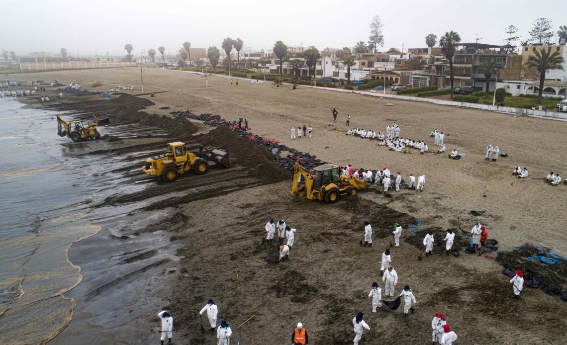 Autoridad peruana afirma que hay 69 sitios contaminados por derrame de Repsol