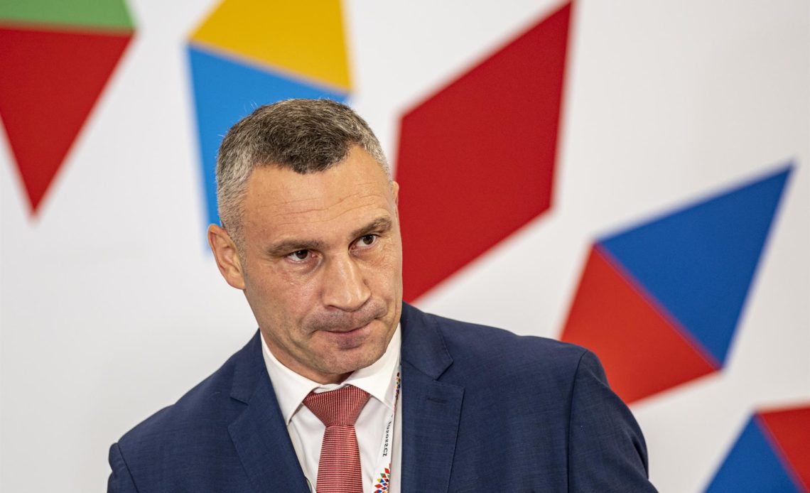 Alcalde de Kiev alerta "error" de creer que guerra en Ucrania es "lejana"