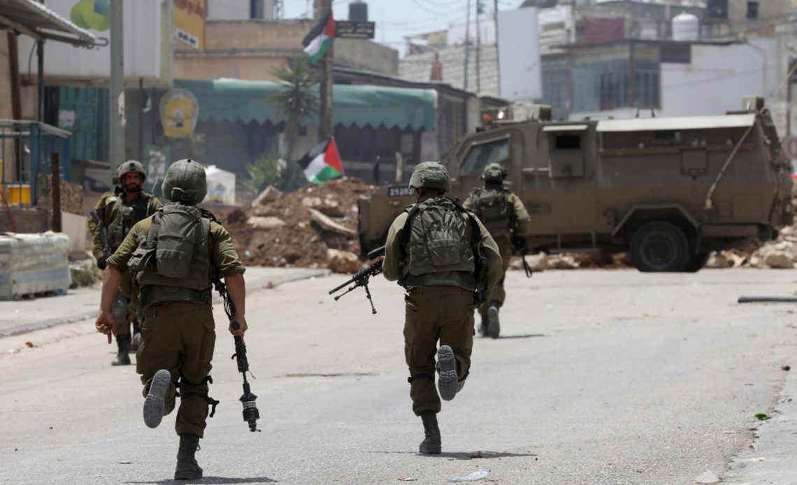 Soldado israelí muere baleado en Cisjordania ocupada