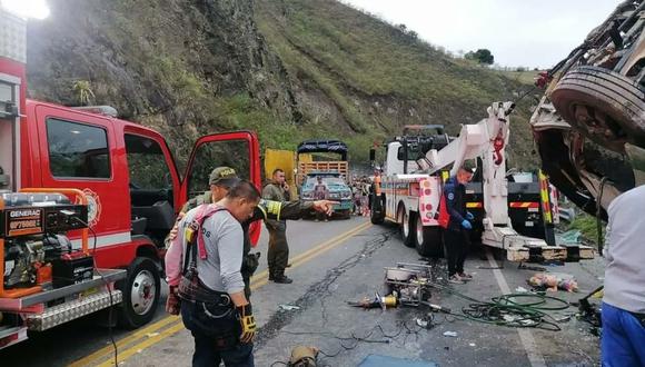 Al menos 20 muertos y 15 heridos tras accidente de autobús en Colombia