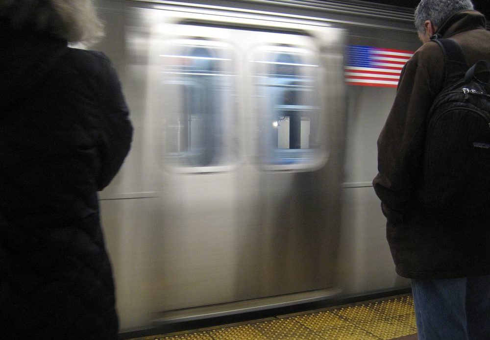 Aumentarán los policías en el metro de Nueva York para enfrentar la ola de violencia