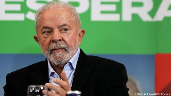Los últimos sondeos muestran a Lula con más de la mitad de los votos en Brasil