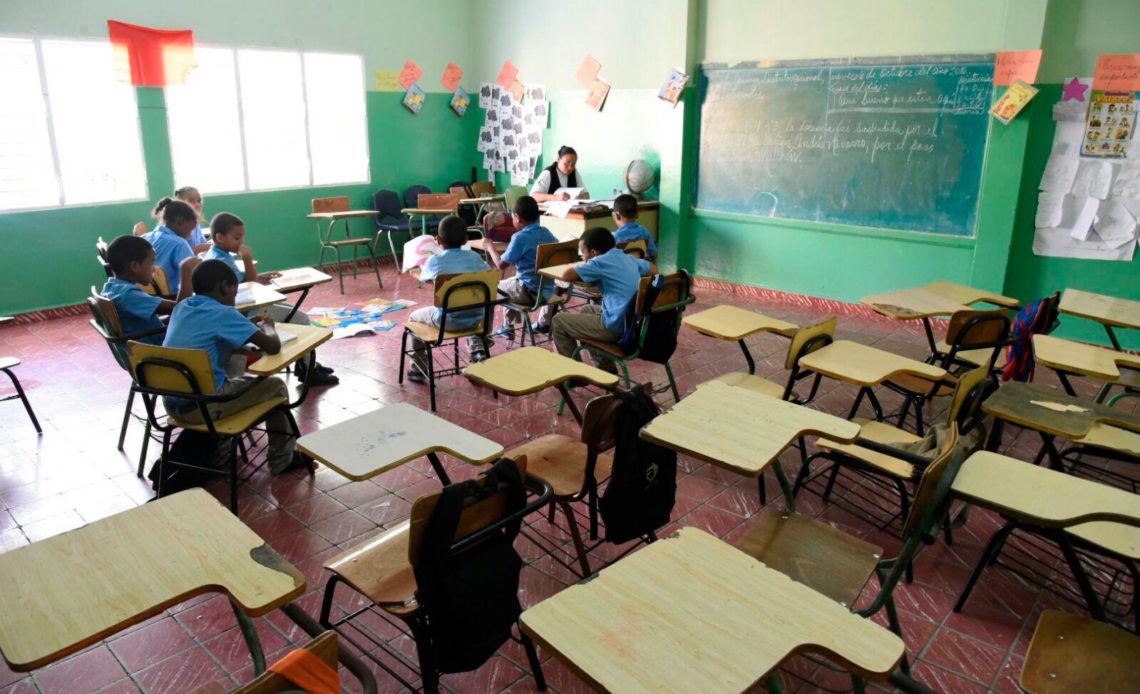 Ciudadano denuncia nombramientos en centros educativos pese a maestros supuestamenteno aprobar concursos
