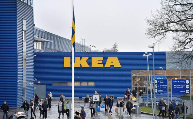 Ikea frenada por la inflación y el cese de su actividad en Rusia