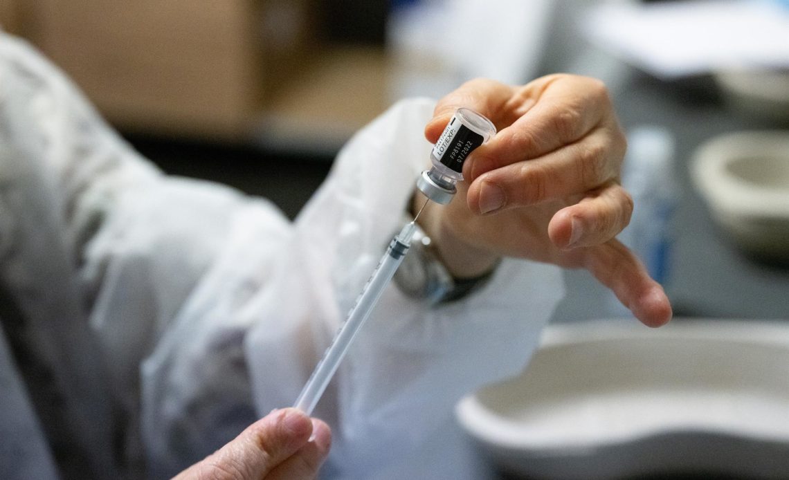 Alemania recomienda vacuna contra covid a niños de más de 6 meses con alto riesgo