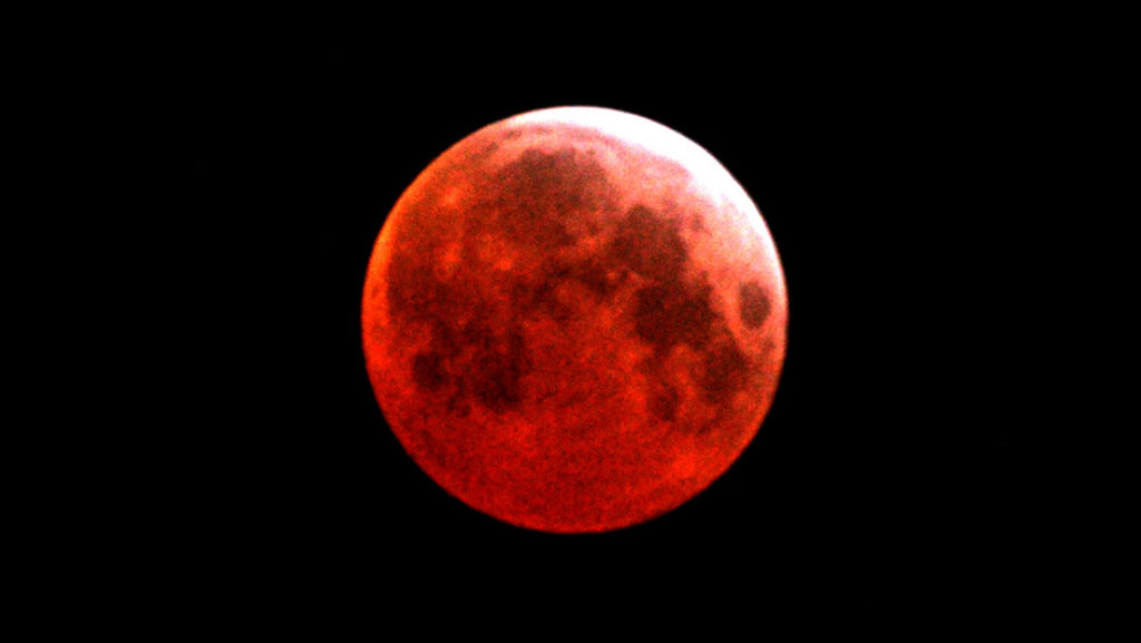 full moon lunar eclipse 2022 astrology