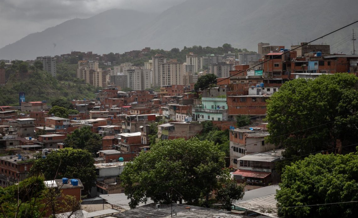 Pobreza extrema en Venezuela baja al 53,3 %, 14,7 puntos menos que en 2021